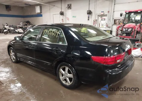 2005 Honda Accord 2.4 Ex from USA, damaged, VIN 1HGCM56855A084458